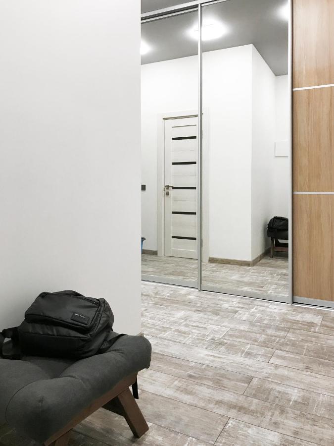 Lion King Lesya Ukrainka Apartment Лвив Екстериор снимка