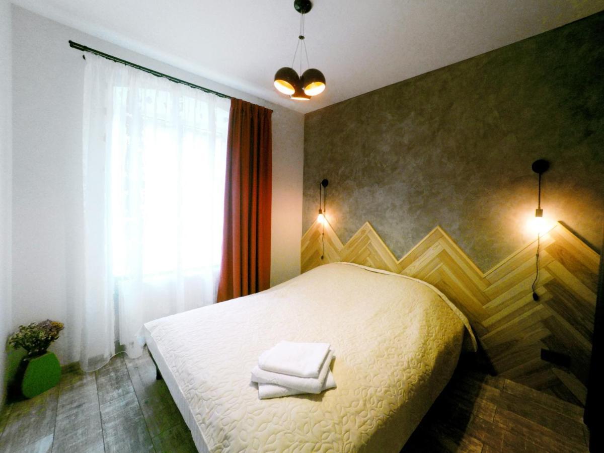 Lion King Lesya Ukrainka Apartment Лвив Екстериор снимка