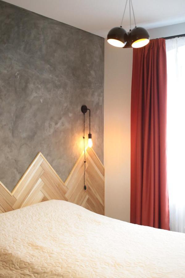 Lion King Lesya Ukrainka Apartment Лвив Екстериор снимка