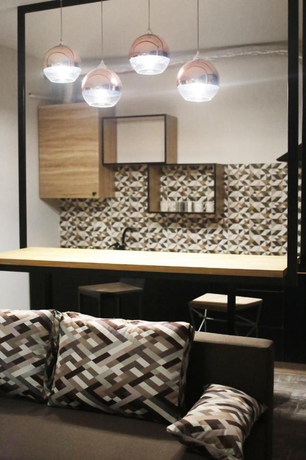 Lion King Lesya Ukrainka Apartment Лвив Екстериор снимка