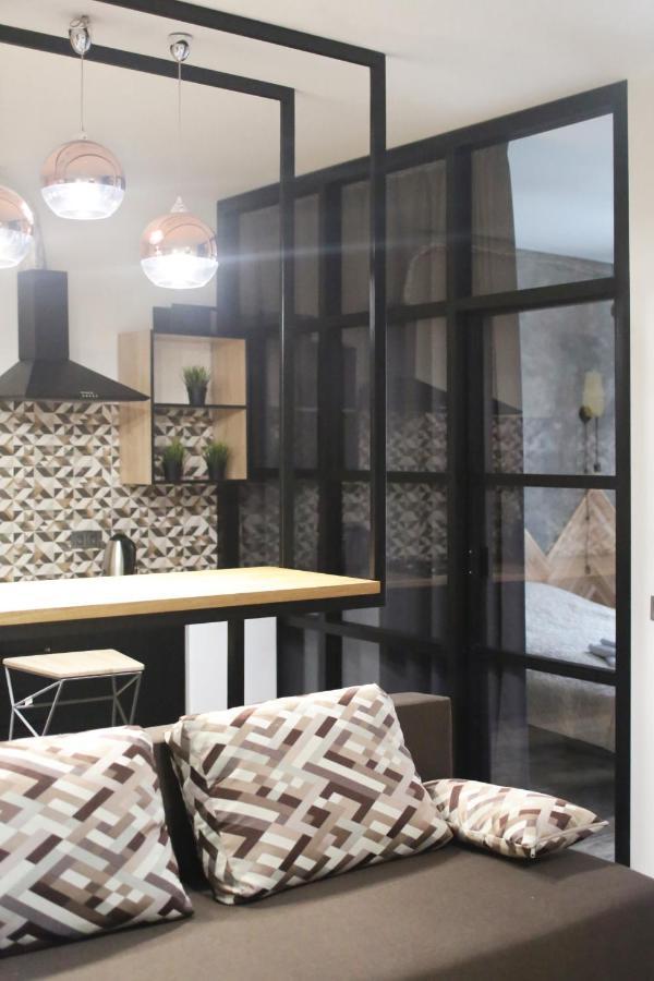 Lion King Lesya Ukrainka Apartment Лвив Екстериор снимка