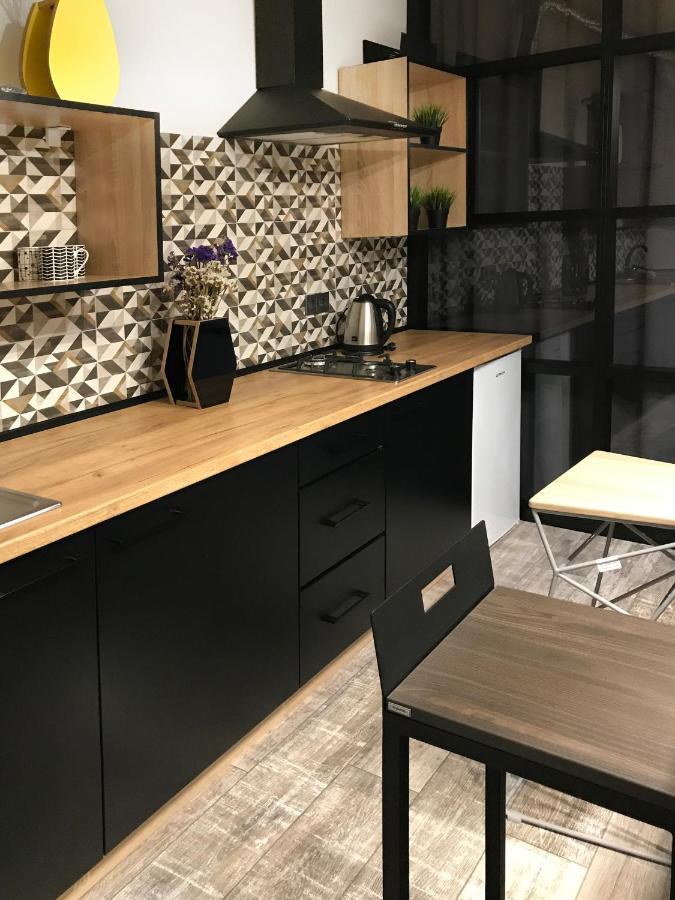 Lion King Lesya Ukrainka Apartment Лвив Екстериор снимка